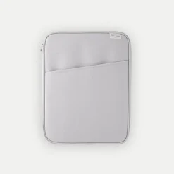 A Low Hill Basic 13 in. Pouch