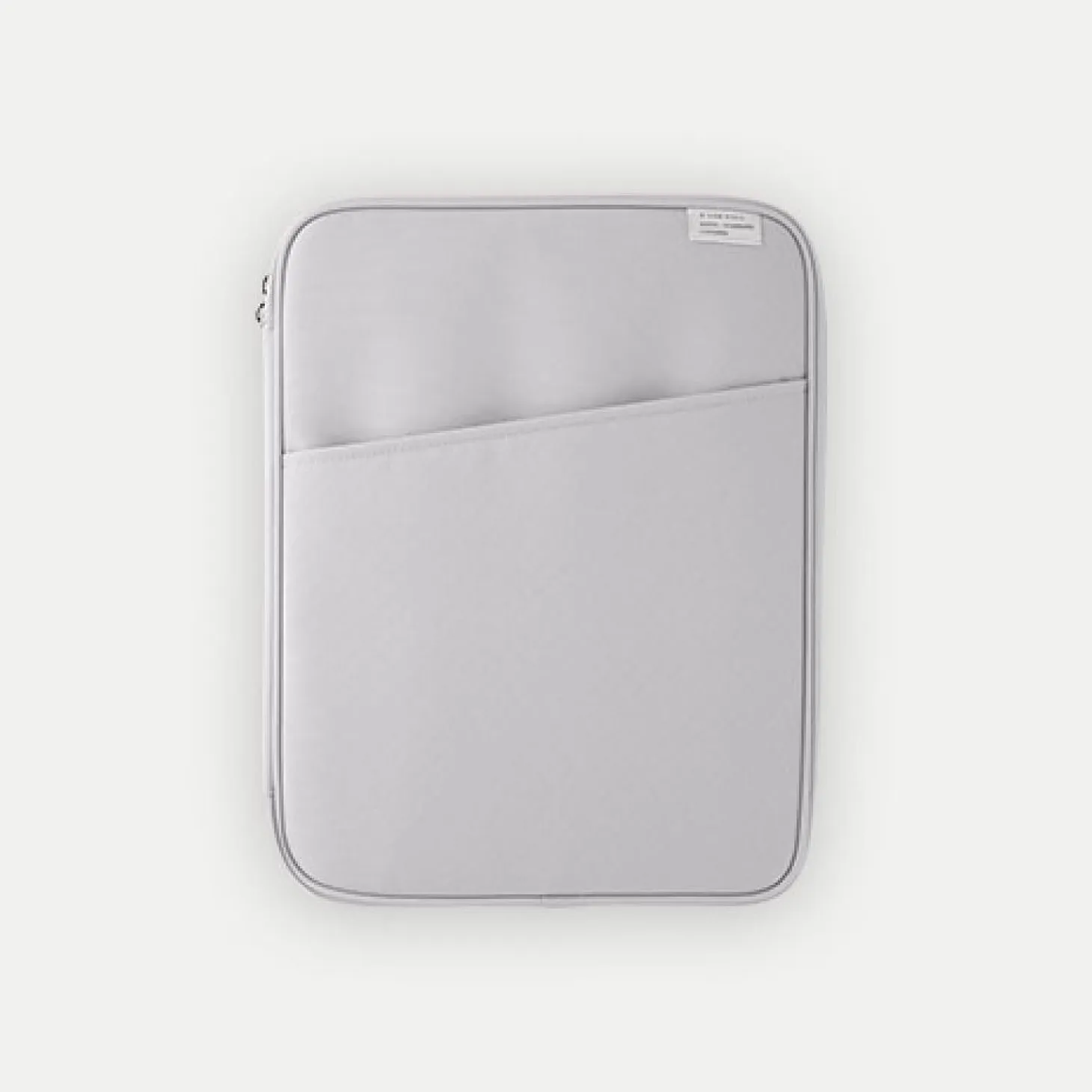 A Low Hill Basic 13 in. Pouch