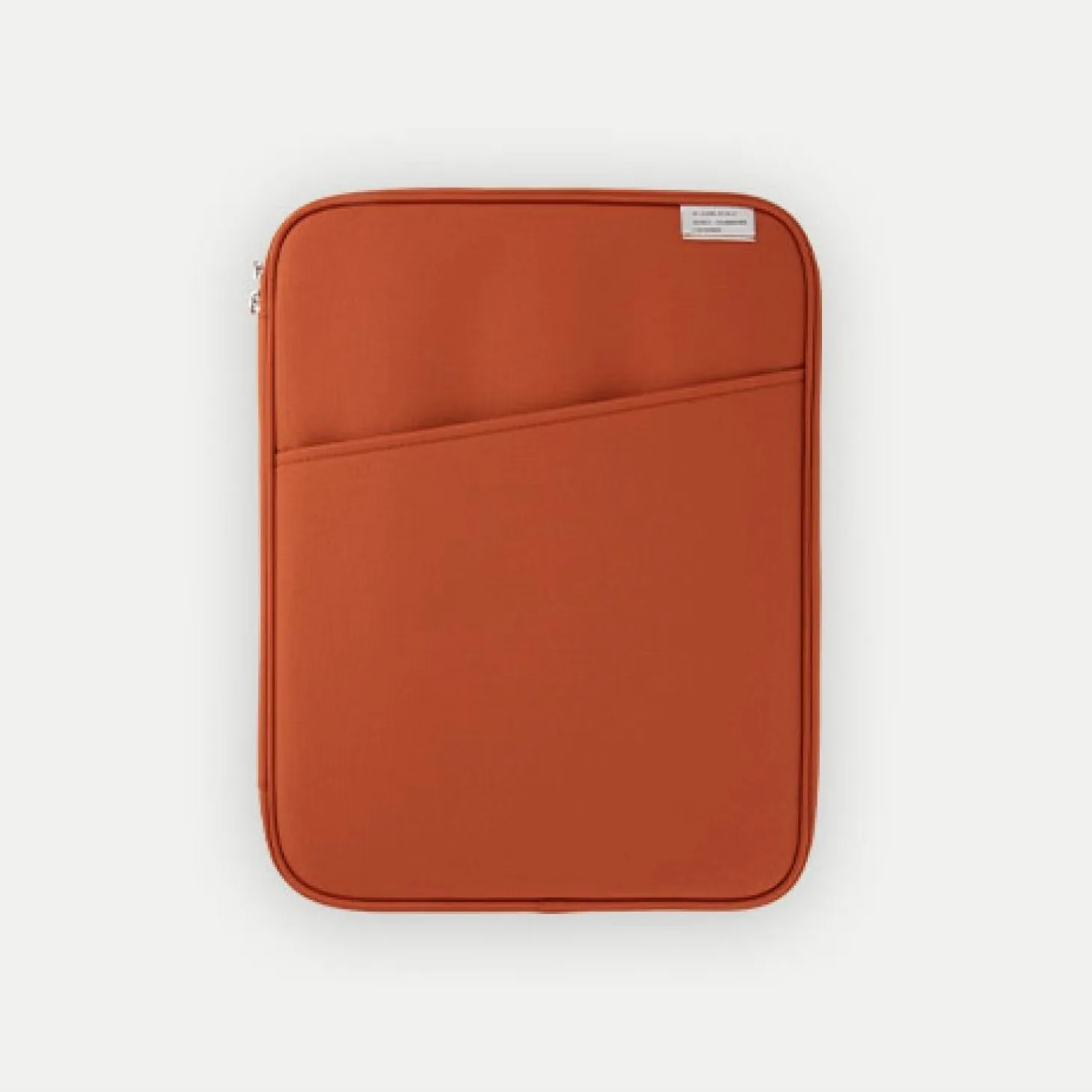 A Low Hill Basic 13 in. Pouch