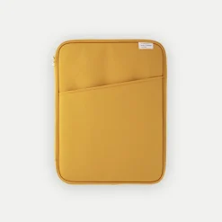 A Low Hill Basic 13 in. Pouch