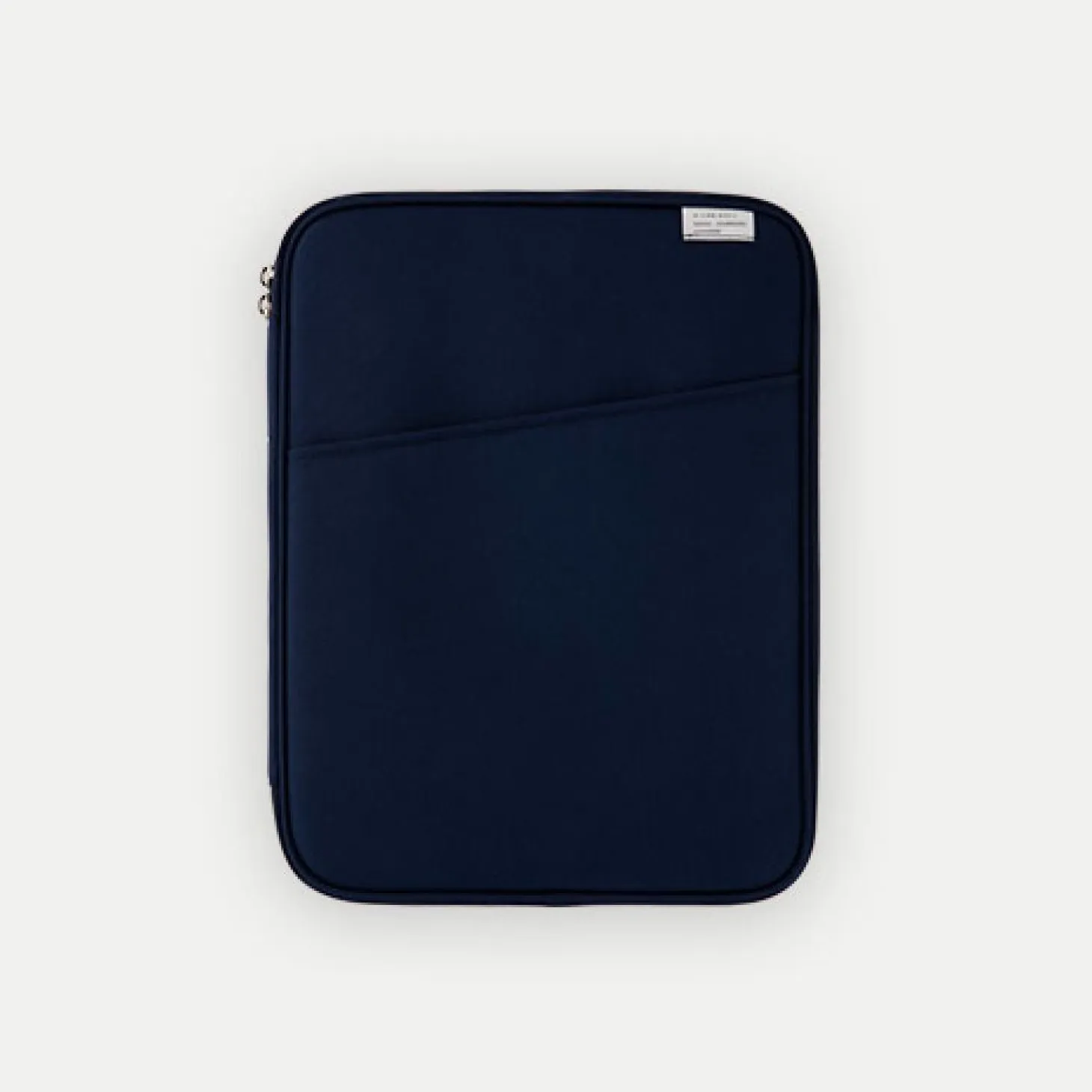 A Low Hill Basic 13 in. Pouch