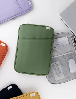 A Low Hill Basic 15 in. Pouch