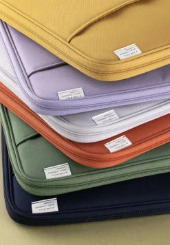 A Low Hill Basic 15 in. Pouch