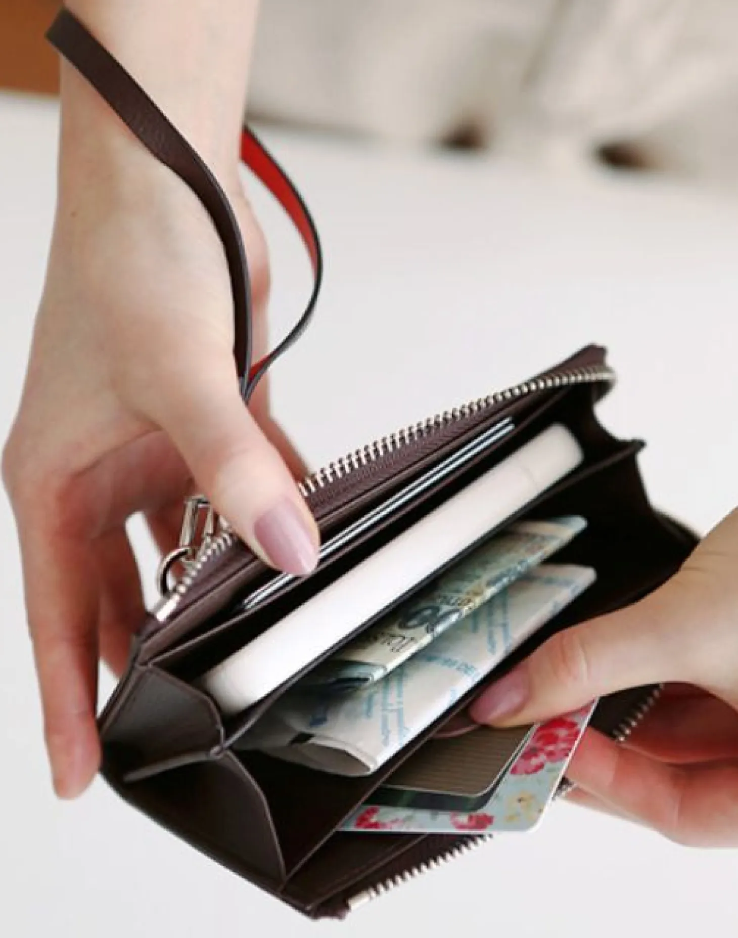 Handy Strap Card Pouch