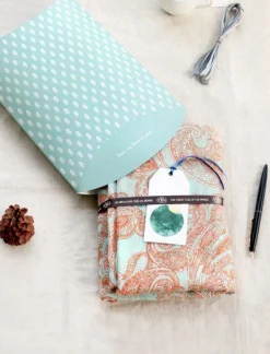 Iconic Pattern Pillow Box
