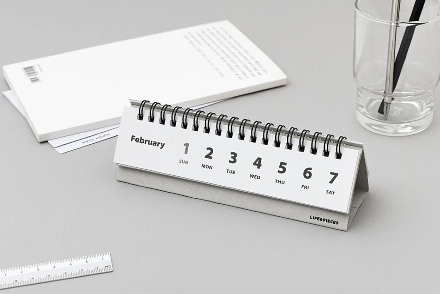 2026 Life & Pieces Weekly Calendar