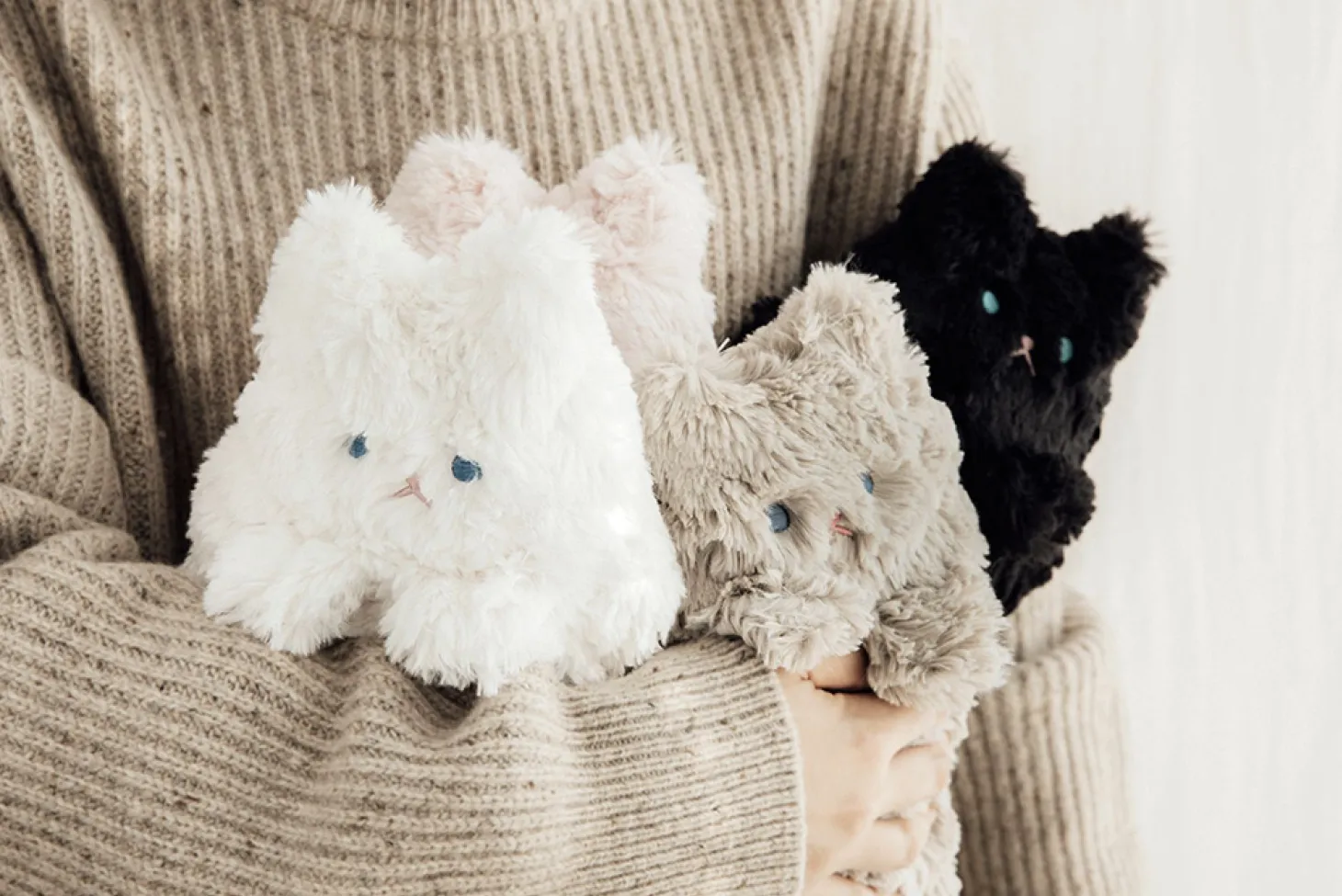 Piyo Cat Fur Zipper Clutch