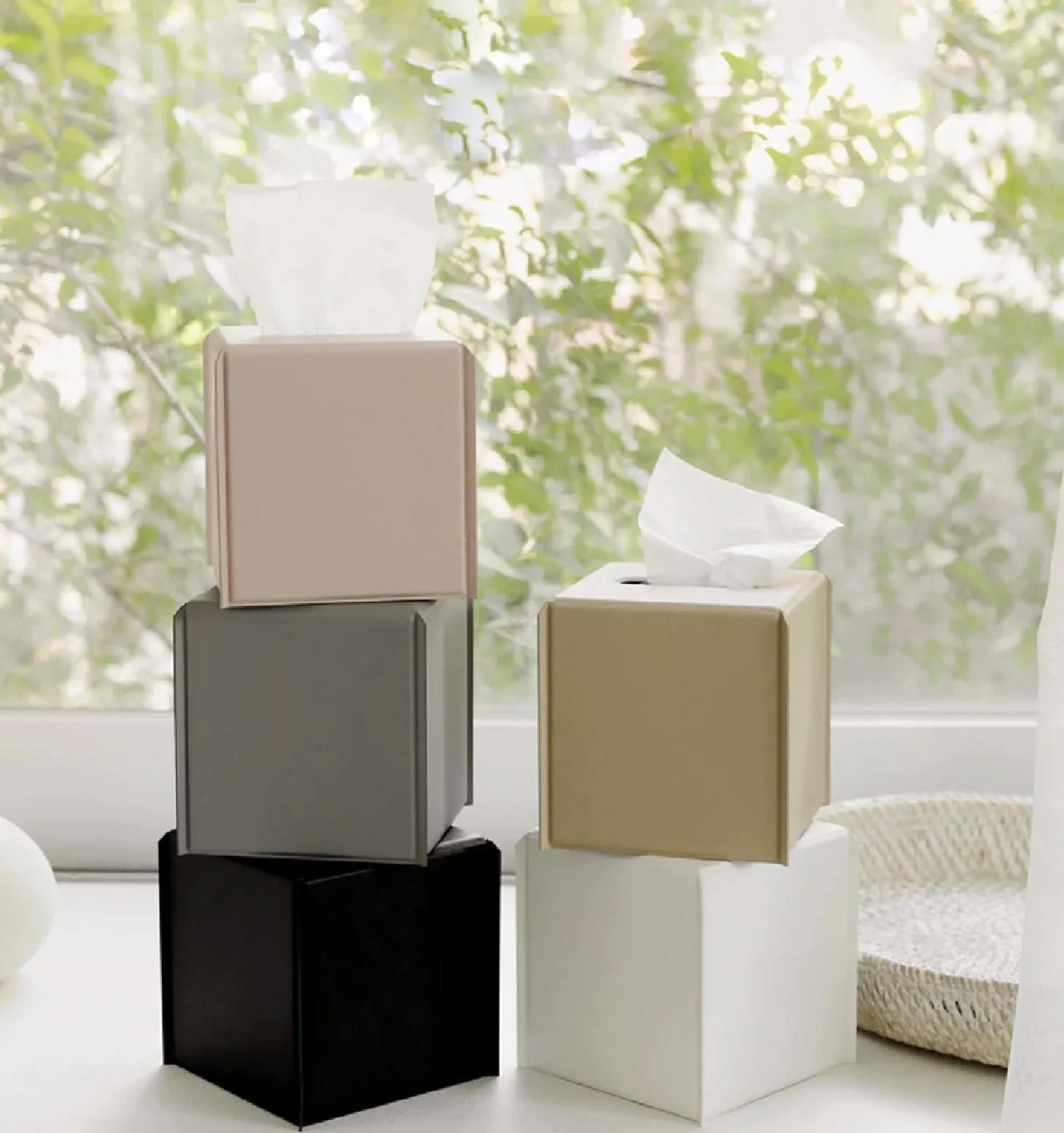 Small Vivid Color Tissue Cover