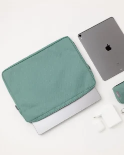 Travelus 16 in. Pouch & Screen Cloth Set