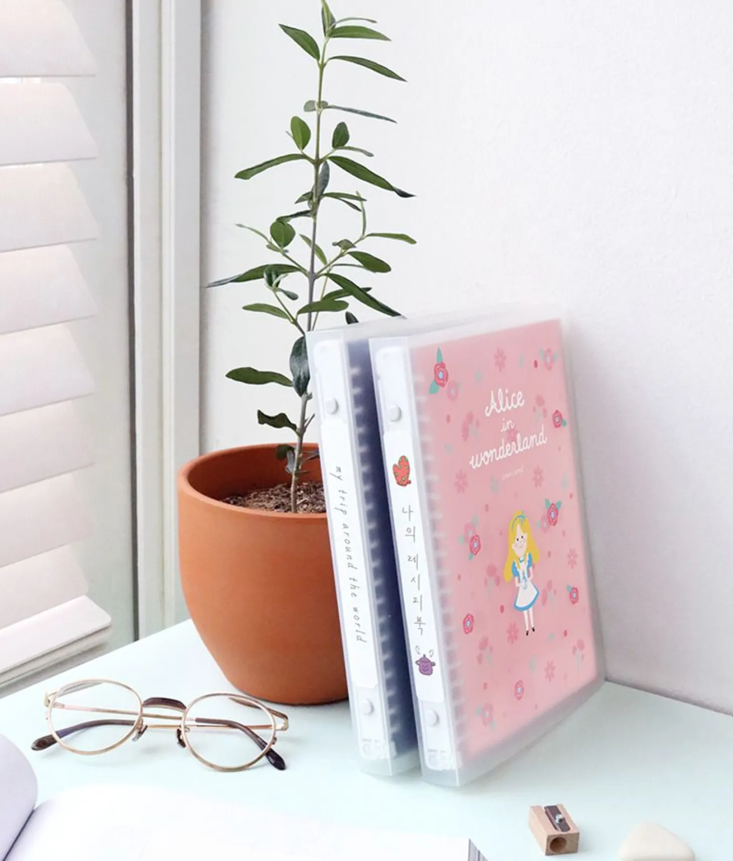 World Literature 20 Ring A5 Planner